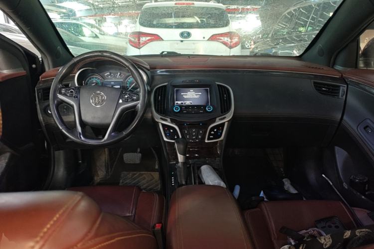 Used Buick LaCrosse 2013 2.4L SIDI Elite Comfort Version Center Console