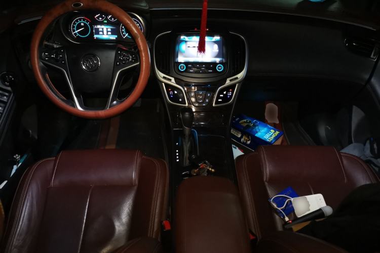 Used Buick LaCrosse 2013 2.4L SIDI Elite Comfort Version Center Console