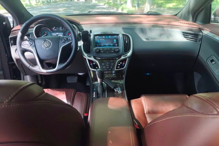 Used Buick LaCrosse 2013 2.4L SIDI Elite Comfort Version Center Console