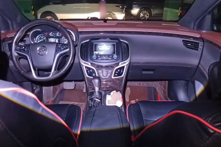 Used Buick LaCrosse 2013 2.4L SIDI Leading Comfort Version Center Console