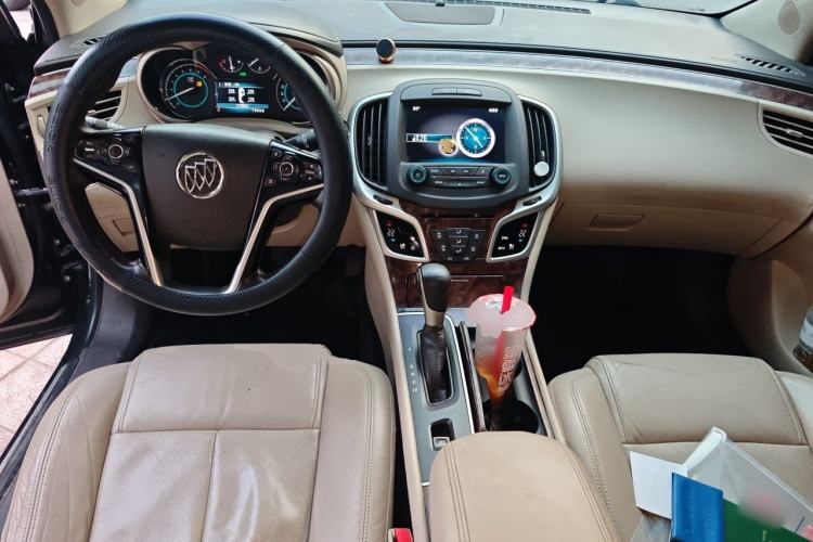 Used Buick LaCrosse 2013 2.4L SIDI Elite Comfort Version Center Console