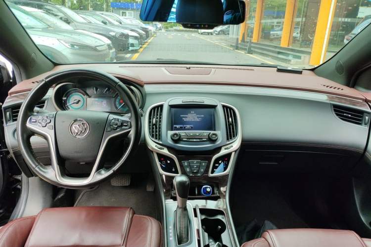 Used Buick LaCrosse 2013 2.4L SIDI Elite Comfort Version Center Console