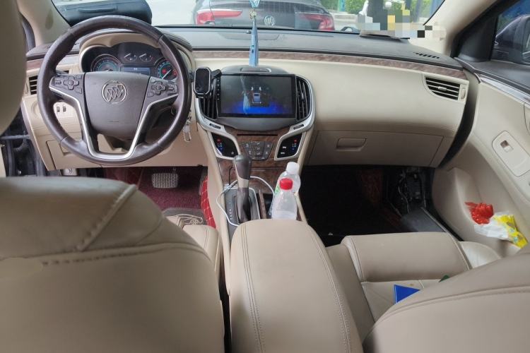 Used Buick LaCrosse 2013 2.4L SIDI Leading Comfort Version Center Console