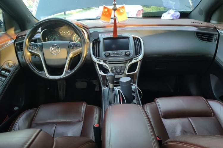 Used Buick LaCrosse 2013 2.4L SIDI Elite Comfort Version Center Console