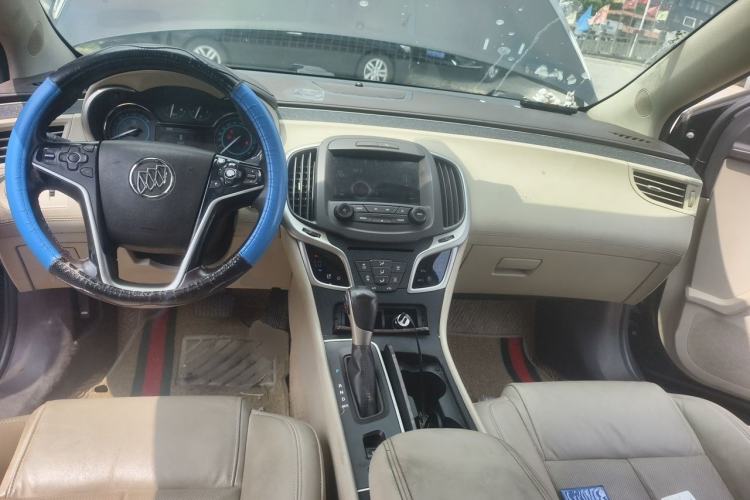 Used Buick LaCrosse 2013 2.0T SIDI Elite Tech Version Center Console