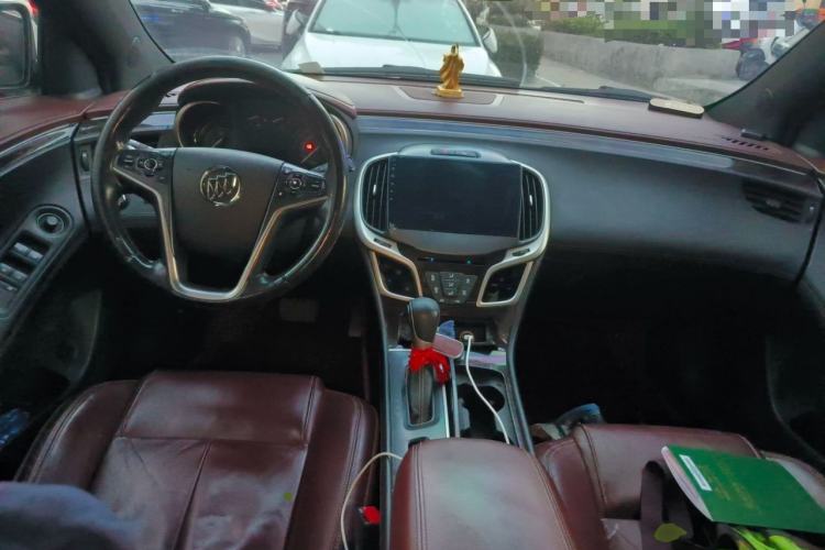 Used Buick LaCrosse 2013 2.4L SIDI Elite Comfort Version Center Console