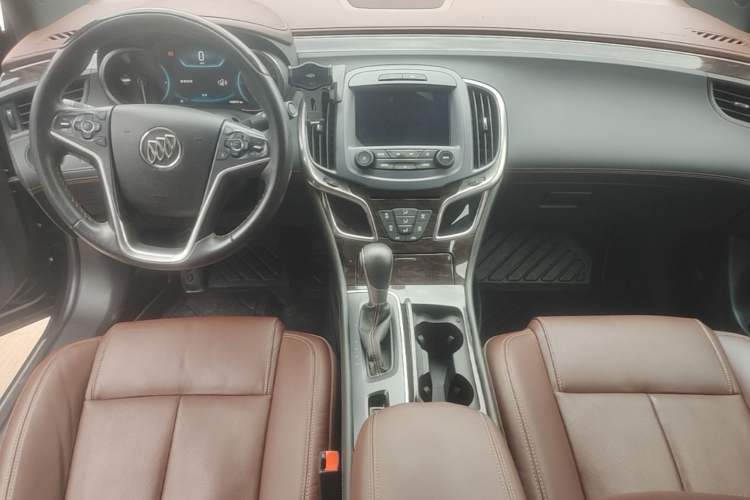 Used Buick LaCrosse 2013 2.4L SIDI Luxury Comfort Edition Center Console