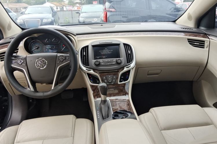 Used Buick LaCrosse 2013 2.4L SIDI Leading Comfort Version Center Console