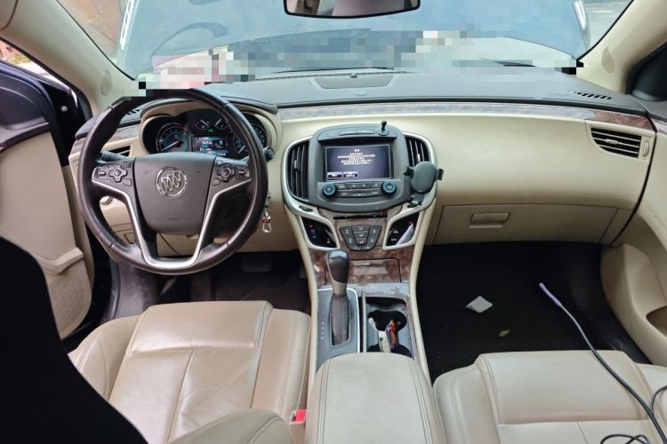 Used Buick LaCrosse 2013 2.4L SIDI Leading Comfort Version Center Console