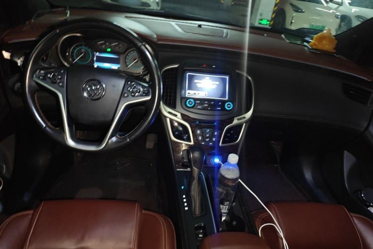 Used Buick LaCrosse 2013 2.4L SIDI Elite Comfort Version Center Console