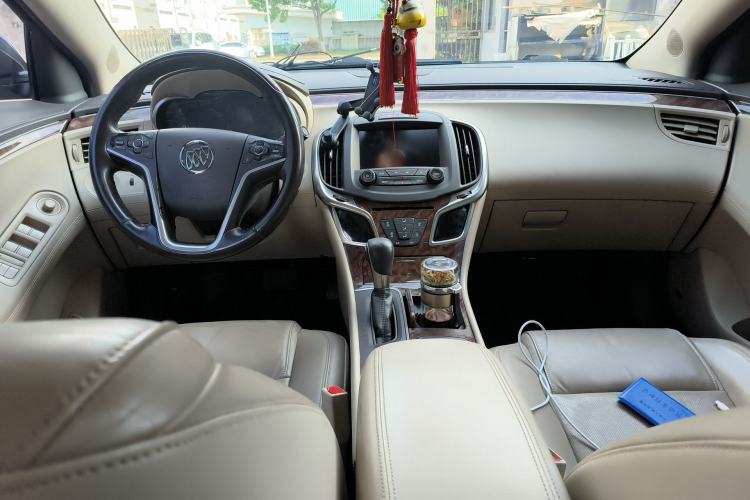 Used Buick LaCrosse 2013 2.4L SIDI Luxury Comfort Edition Center Console