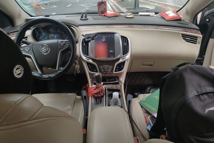 Used Buick LaCrosse 2013 2.4L SIDI Leading Comfort Version Center Console