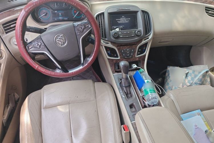 Used Buick LaCrosse 2013 2.4L SIDI Leading Comfort Version Center Console