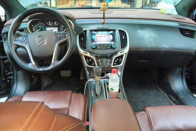Used Buick LaCrosse 2013 2.4L SIDI Leading Comfort Version Center Console