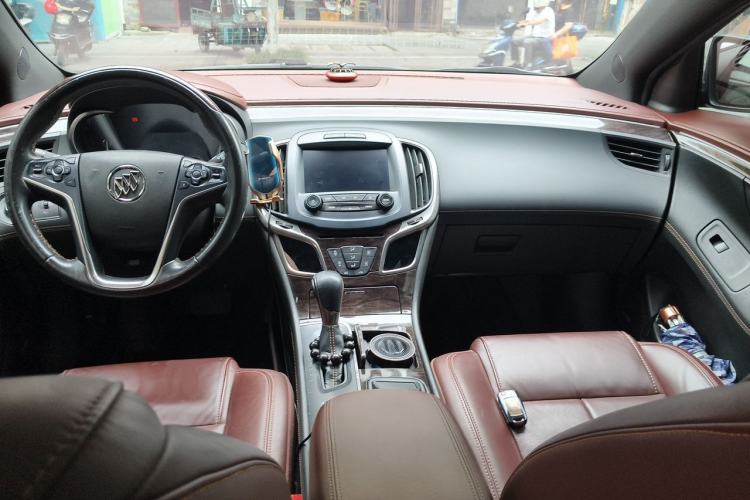Used Buick LaCrosse 2013 2.4L SIDI Luxury Comfort Edition Center Console