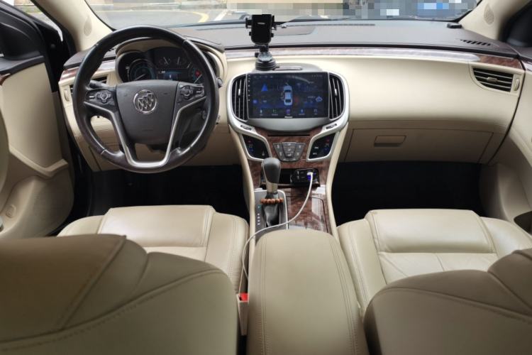 Used Buick LaCrosse 2013 2.4L SIDI Leading Comfort Version Center Console