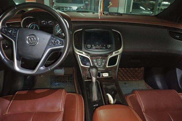 Used Buick LaCrosse 2013 2.4L SIDI Elite Comfort Version Center Console