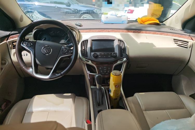 Used Buick LaCrosse 2013 2.4L SIDI Leading Comfort Version Center Console