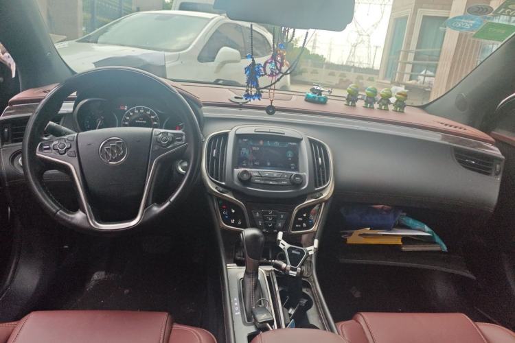 Used Buick LaCrosse 2013 2.4L SIDI Luxury Comfort Edition Center Console