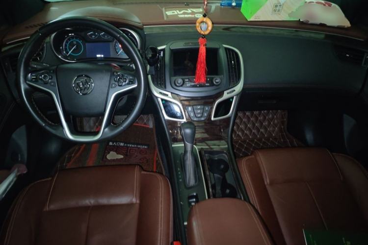 Used Buick LaCrosse 2013 2.4L SIDI Elite Comfort Version Center Console