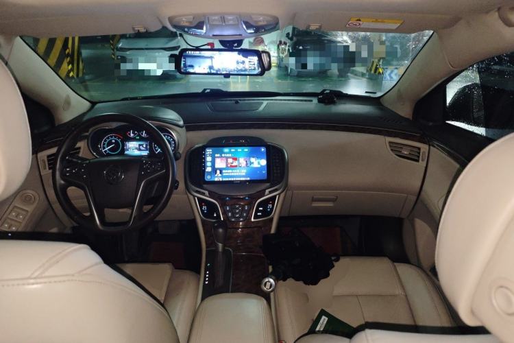 Used Buick LaCrosse 2013 2.4L SIDI Leading Comfort Version Center Console