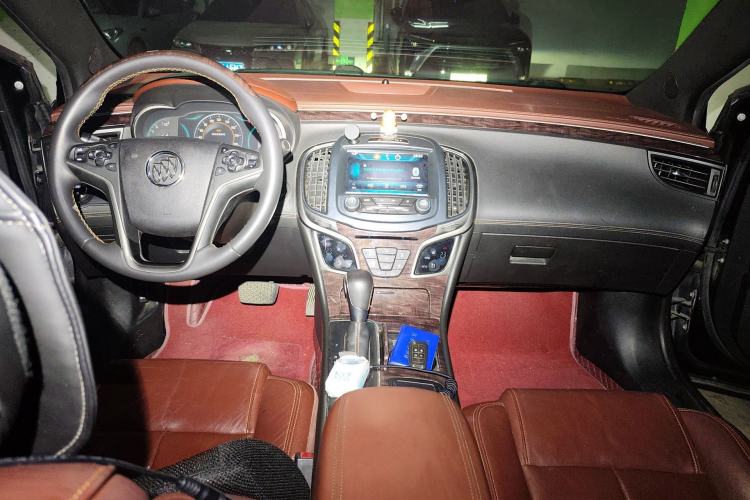 Used Buick LaCrosse 2013 2.4L SIDI Luxury Comfort Edition Center Console