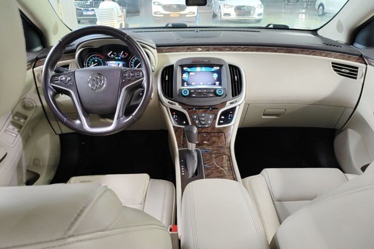 Used Buick LaCrosse 2013 2.4L SIDI Leading Comfort Version Center Console