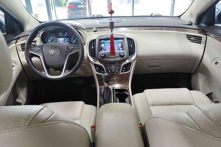 Used Buick LaCrosse 2013 2.4L SIDI Leading Comfort Version Center Console