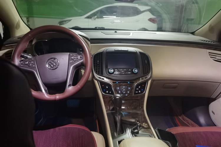Used Buick LaCrosse 2013 2.4L SIDI Luxury Comfort Edition Center Console