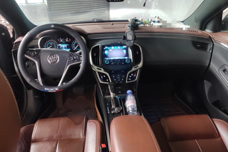 Used Buick LaCrosse 2013 2.4L SIDI Elite Comfort Version Center Console