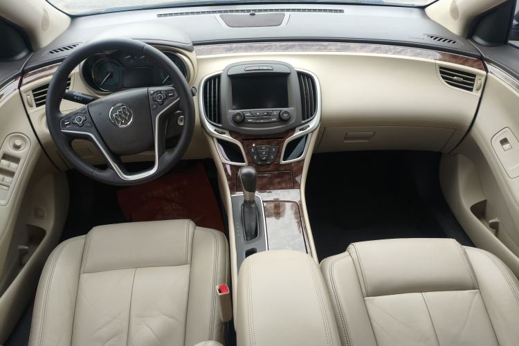 Used Buick LaCrosse 2013 2.4L SIDI Leading Comfort Version Center Console