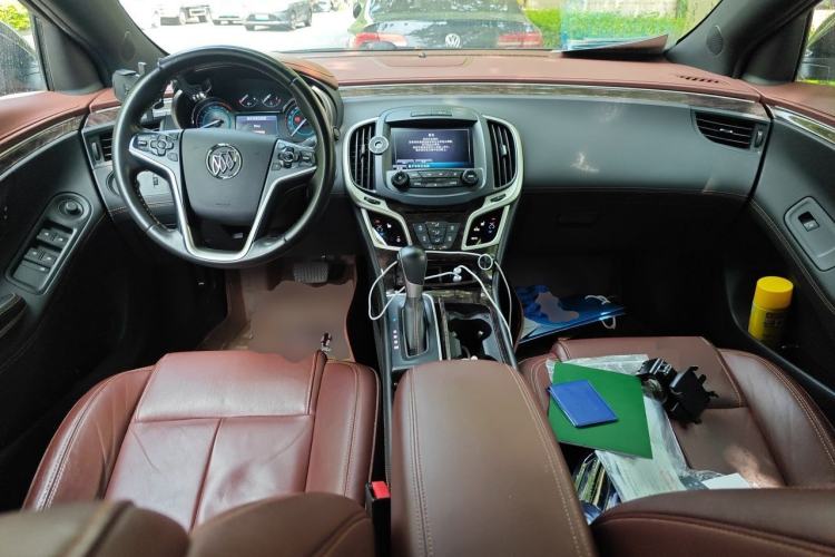 Used Buick LaCrosse 2013 2.4L SIDI Elite Comfort Version Center Console