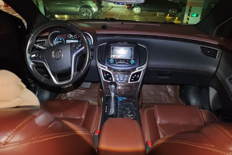 Used Buick LaCrosse 2013 2.4L SIDI Elite Comfort Version Center Console