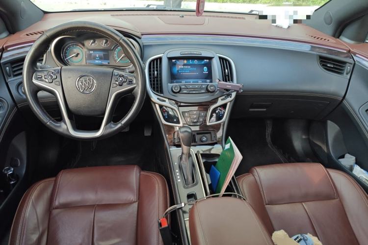 Used Buick LaCrosse 2013 2.4L SIDI Elite Comfort Version Center Console