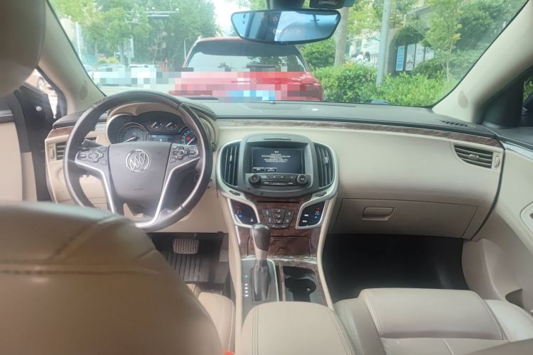 Used Buick LaCrosse 2013 2.4L SIDI Leading Comfort Version Center Console