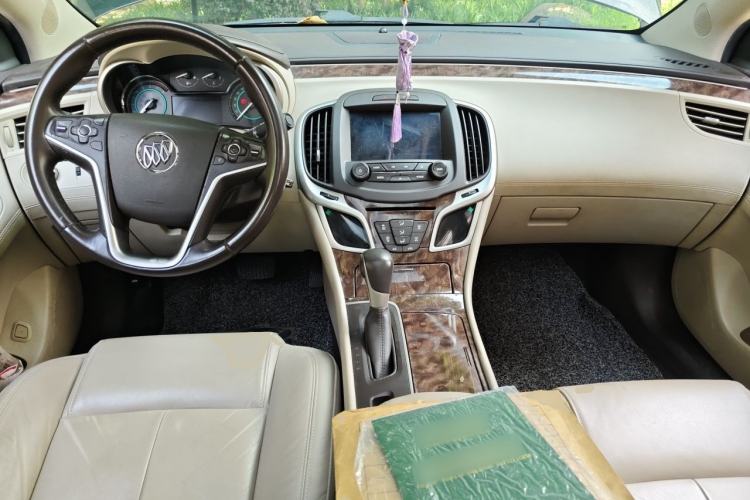 Used Buick LaCrosse 2013 2.0T SIDI Technology Version Center Console