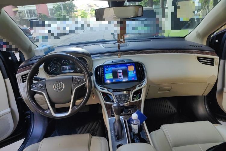 Used Buick LaCrosse 2013 2.4L SIDI Leading Comfort Version Center Console