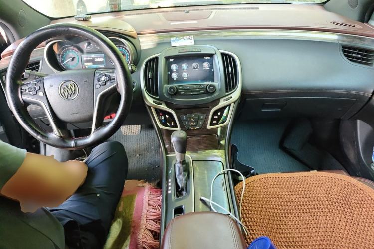 Used Buick LaCrosse 2013 2.0T SIDI Elite Tech Version Center Console