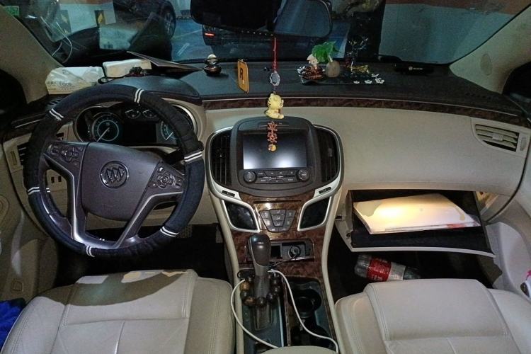 Used Buick LaCrosse 2013 2.4L SIDI Leading Comfort Version Center Console