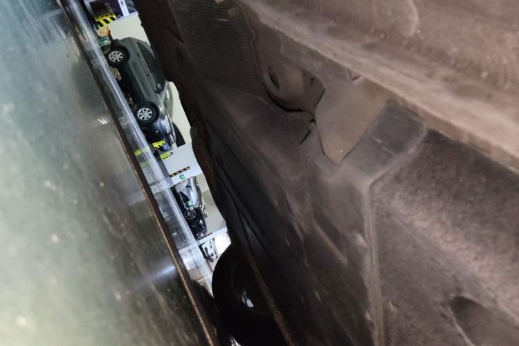Used Buick LaCrosse 2013 2.4L SIDI Elite Comfort Version Chassis Rear Right