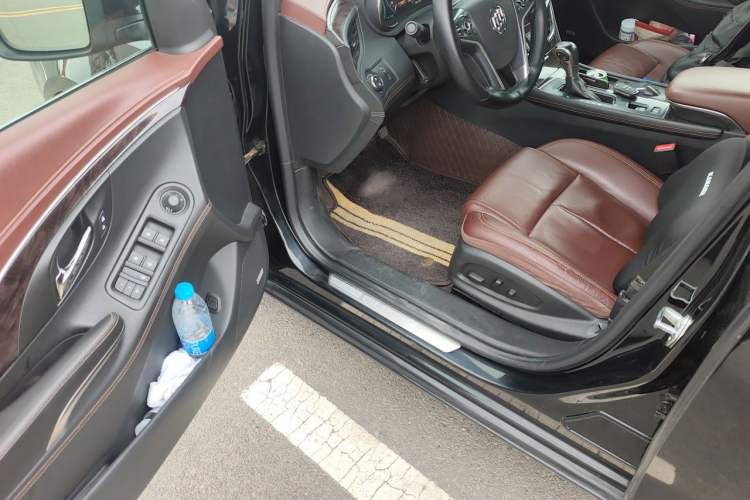 Used Buick LaCrosse 2013 2.4L SIDI Luxury Comfort Edition Driver Seat