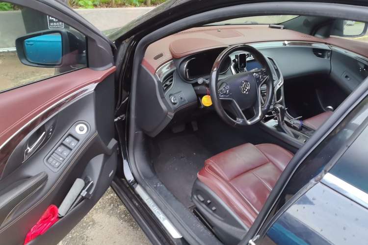 Used Buick LaCrosse 2013 2.4L SIDI Luxury Comfort Edition Driver Seat