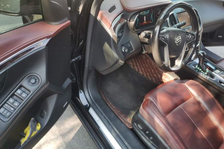 Used Buick LaCrosse 2013 2.4L SIDI Luxury Comfort Edition Driver Seat