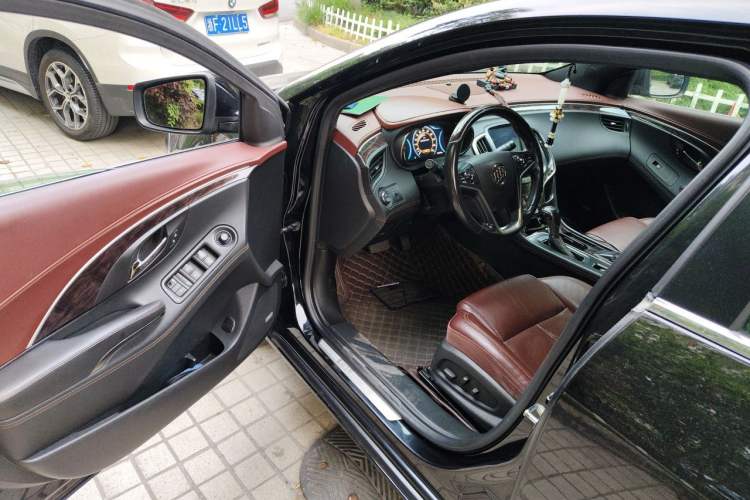 Used Buick LaCrosse 2013 2.4L SIDI Luxury Comfort Edition Driver Seat