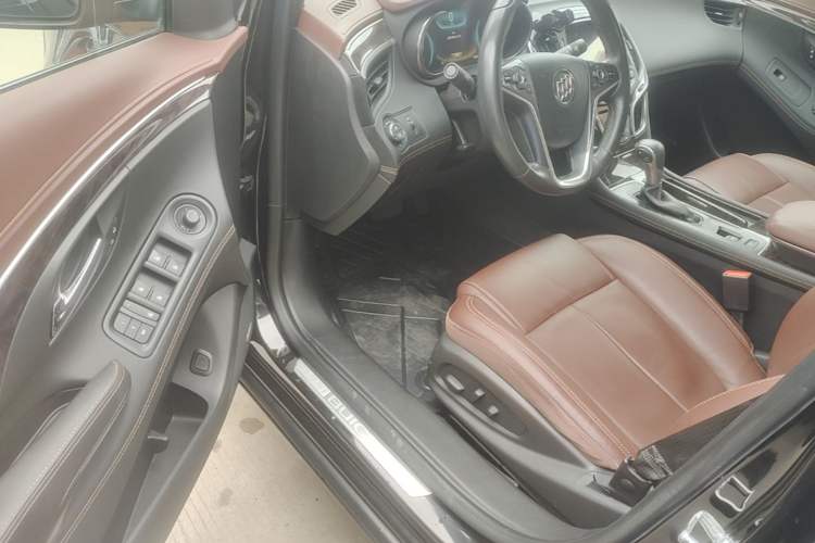 Used Buick LaCrosse 2013 2.4L SIDI Luxury Comfort Edition Driver Seat
