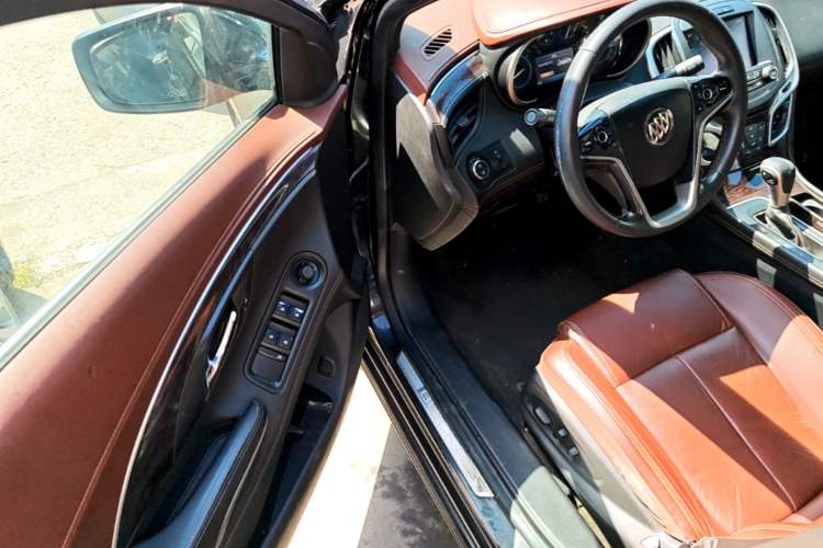 Used Buick LaCrosse 2013 2.4L SIDI Luxury Comfort Edition Driver Seat