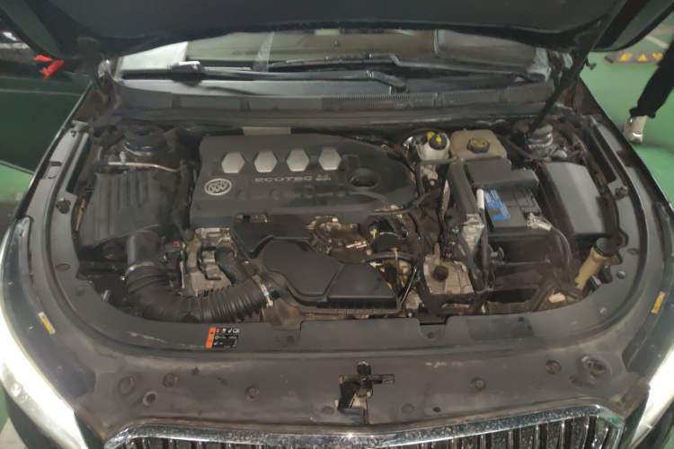 Used Buick LaCrosse 2013 2.4L SIDI Luxury Comfort Edition Engine Bay
