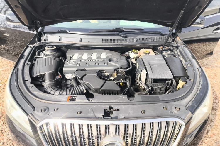 Used Buick LaCrosse 2013 2.4L SIDI Leading Comfort Version Engine Bay