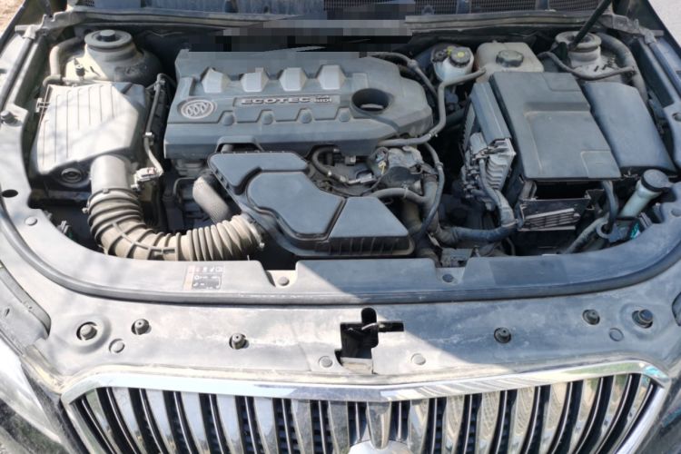 Used Buick LaCrosse 2013 2.4L SIDI Elite Comfort Version Engine Bay
