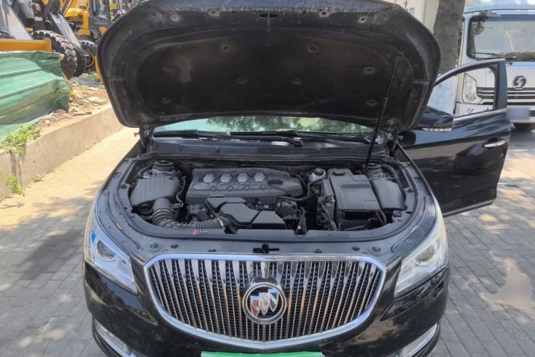 Used Buick LaCrosse 2013 2.4L SIDI Leading Comfort Version Engine Bay